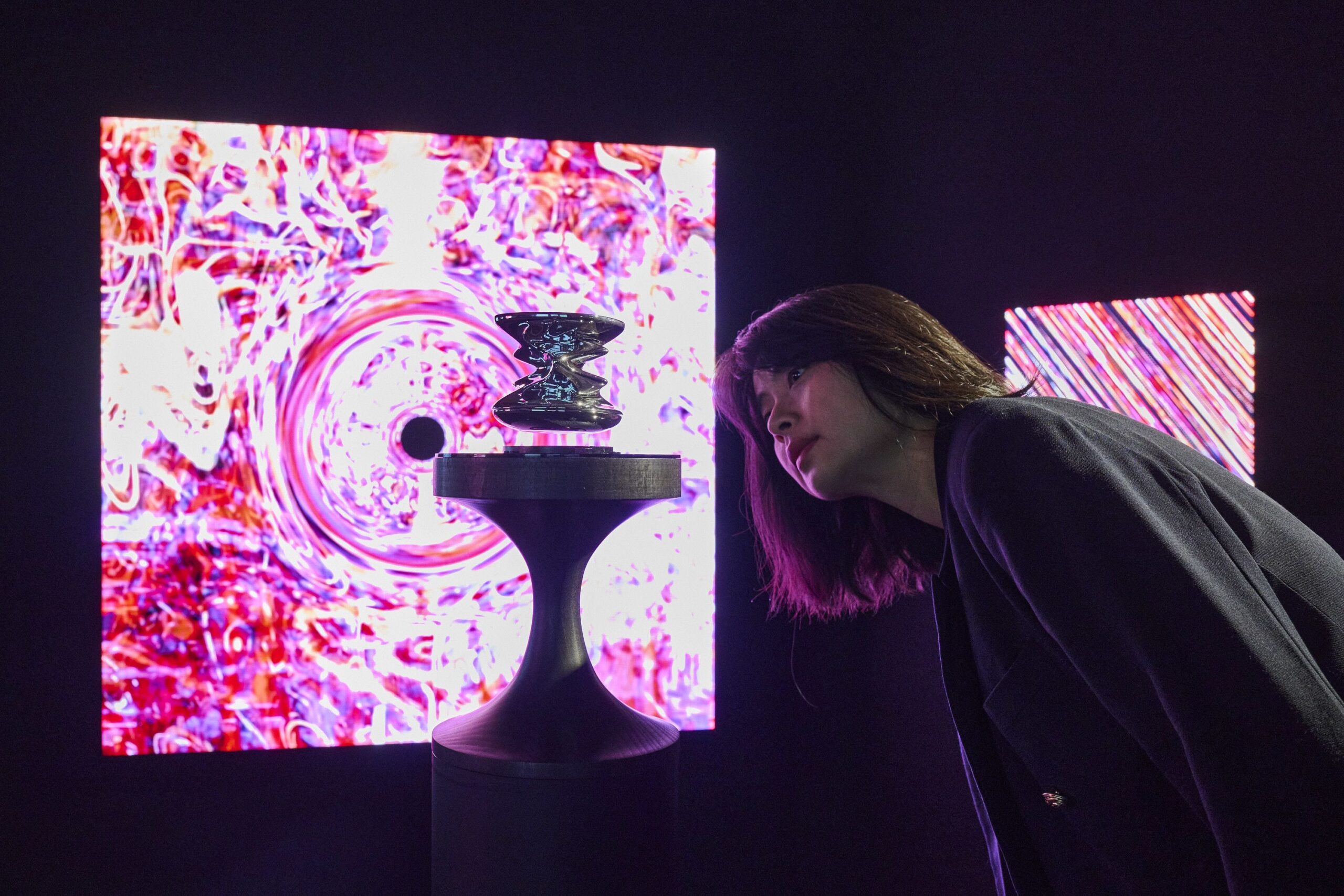 Phygital Art: Merging Physical and Digital Realms